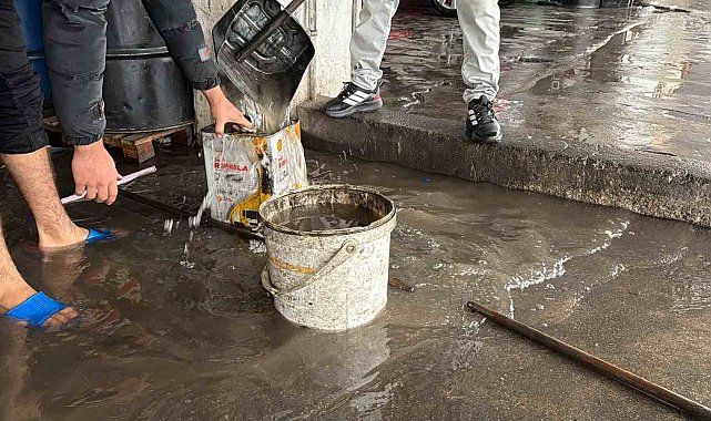 Diyarbakır'da iş yerleri sular altında kaldı