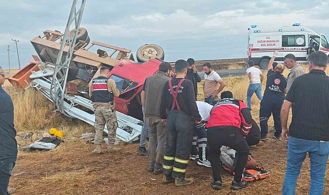 Diyarbakır'da kamyonet devrildi: 5 yaralı