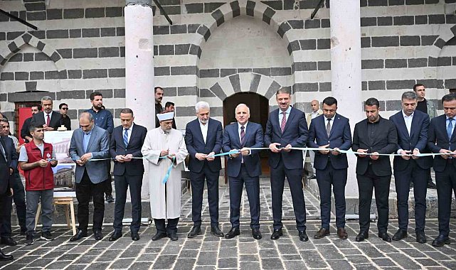 Diyarbakır'da restorasyonu tamamlanan vakıf eserleri yeniden ibadete açıldı