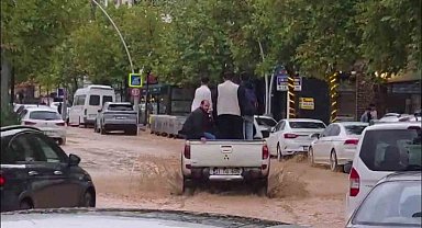 Diyarbakır'ı sağanak vurdu