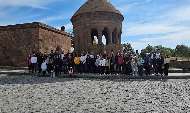 Doğaseverler Ahlat'ın tarihi ve doğal güzelliklerini keşfetti