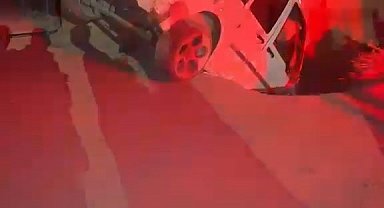 Doğubayazıt'ta hayvanlara çarpan otomobildeki 3 kişi yaralandı