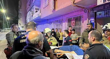 Dumanların sardığı evden yatalak hastayı itfaiye kurtardı