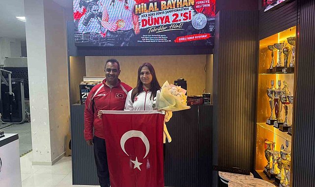 Dünya ikincisi Hilal Bayhan'a coşkulu karşılama