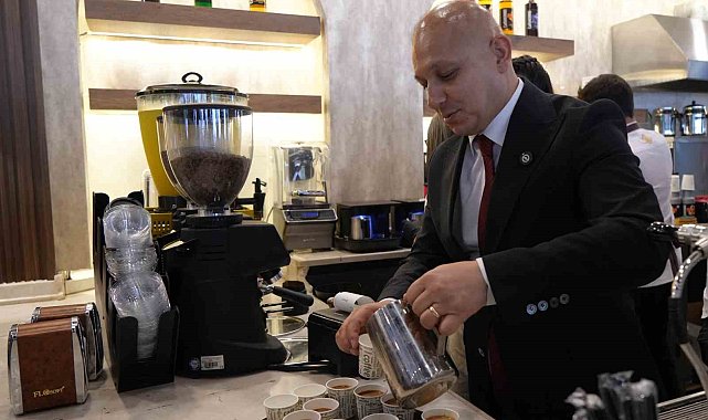 Dünya Kahve Günü'nde vatandaşlara kahve ikram edildi