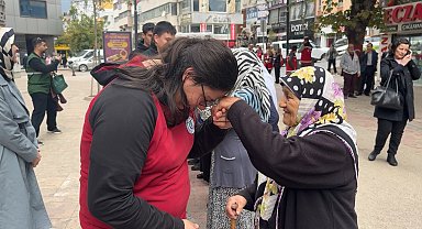 Dünya yaşlılar gününde büyüklerine saygılarını böyle gösterdiler