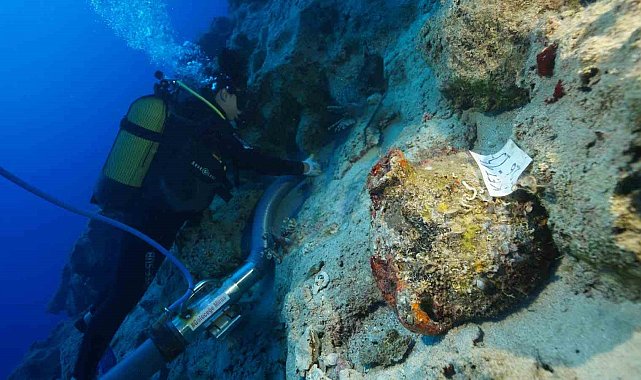 Dünyanın en eski batığı Kekova'da bulundu