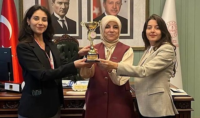 Düzce Valiliği Kadın Masa Tenisi Takımı il birincisi oldu
