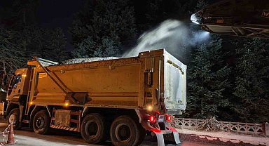 Düzce'de asfalt mesaisi gece gündüz sürüyor