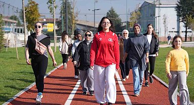 Düzce'de çocuklar okula, anneler spora projesi başladı