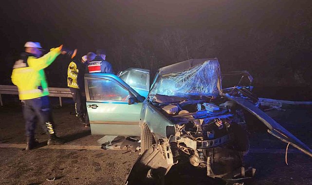 Düzce'de iki araç kafa kafaya çarpıştı: 5 yaralı