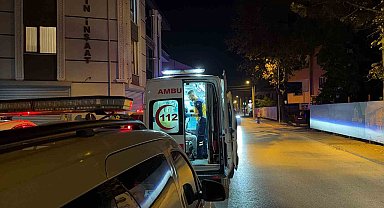 Düzce'de motosiklet kaldırıma çarptı: 2 yaralı