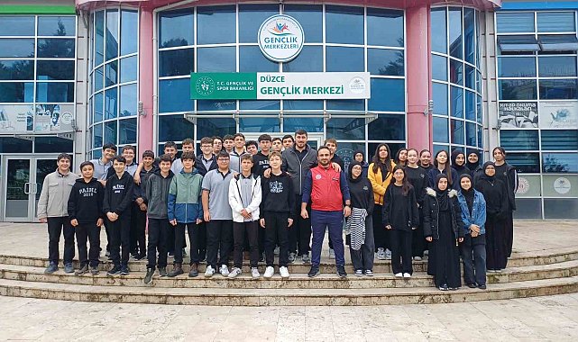 Düzce'de öğrenciler gençlik merkezinde buluştu