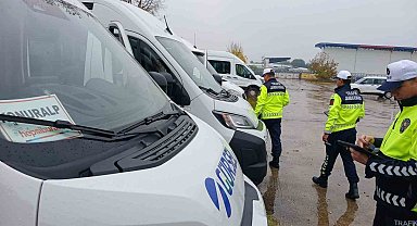 Düzce'de okul servis araçları sıkı denetleniyor