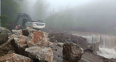 Düzce'de yağış nedeniyle kapanan yollar açıldı