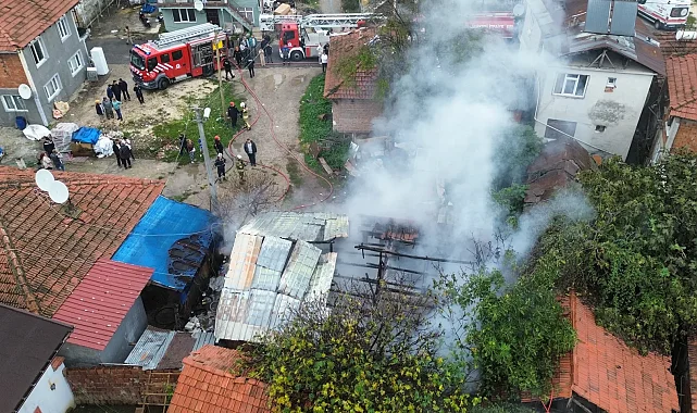 Düzce'de yangında bir ev kül oldu