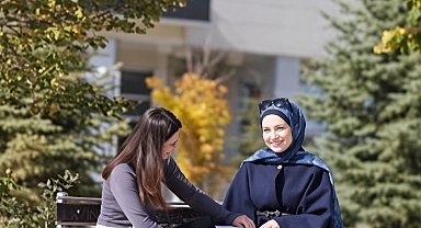 EBYÜ kampüsünde sonbahar güzelliği
