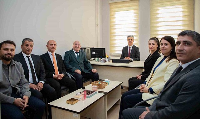EBYÜ Rektörü Kuyrukluyıldız'dan doçent unvanı alan akademisyenlere ziyaret