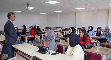 EBYÜ Rektörü Refahiye'de eğitim faaliyetlerini değerlendirdi