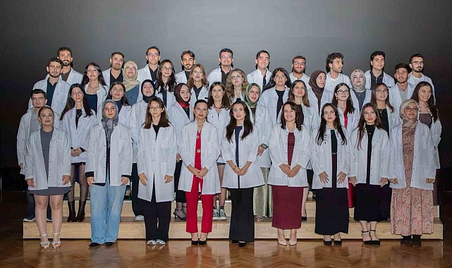 EBYÜ'de diş hekimliği öğrencileri beyaz önlüklerini giydi