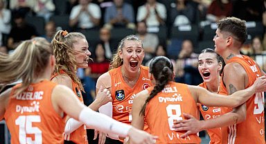 Eczacıbaşı evinde galip