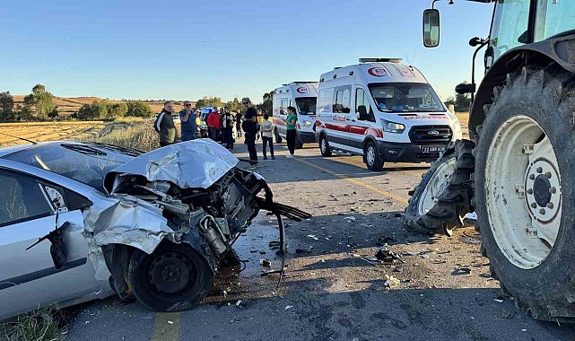 Edirne'de traktör otomobille çarpıştı: 1 yaralı