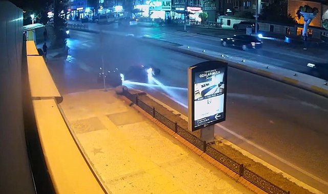 Edirne'de yaya geçidinde iki motosiklet çarpıştı: Kaza anı kamerada
