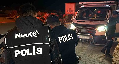 Edremit'te 8 aranan şahıs yakalandı