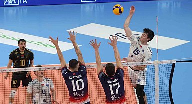Efeler Ligi: Altekma: 0 - Halkbank: 3