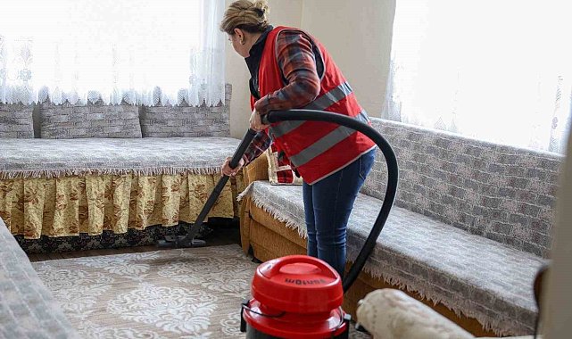 Efeler'de sosyal destekler binlerce vatandaşa ücretsiz ulaşıyor