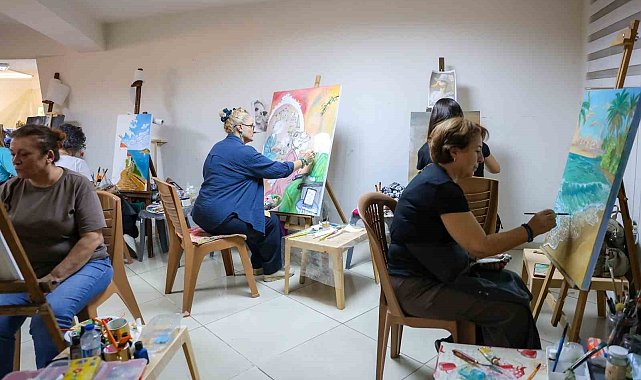 Efeler'de ücretsiz resim kursu yoğun ilgi görüyor