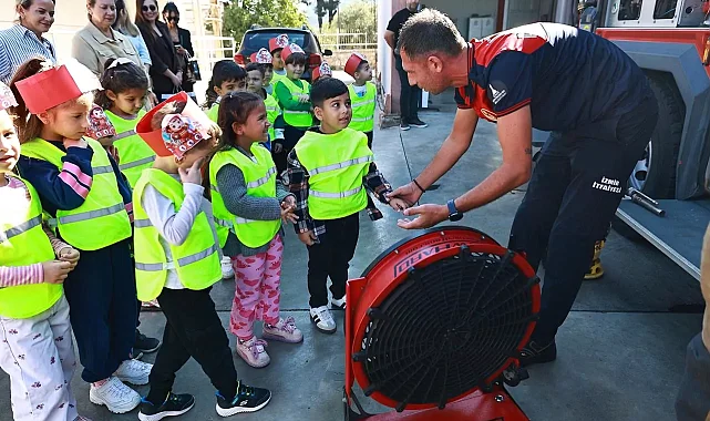 Efes Selçuk'lu miniklerden itfaiye haftası'nda anlamlı ziyaret
