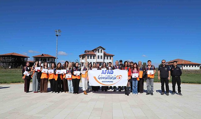 Eğitimleri tamamlanan 38 gönüllü daha destek AFAD gömüllüsü kimliği aldı