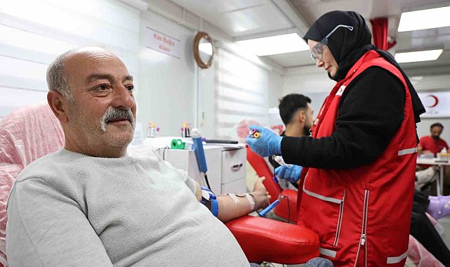 Elazığ Medilines Hastanesi ve Türk Kızılayı'ndan ortak kan bağışı etkinliği