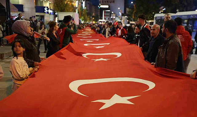 Elazığ'da 'Fener Alayı' yürüyüşü gerçekleştirildi