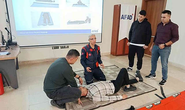 Elazığ'da arama kurtarma ve çadır kurulumu eğitimi