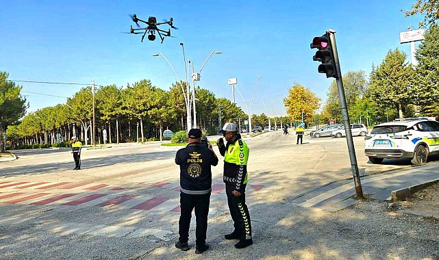 Elazığ'da KPSS adaylarının kullandığı yollar dronla denetlendi