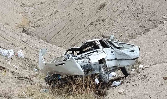 Elazığ'da otomobil uçurumdan yuvarlandı: 1 ölü, 1 yaralı