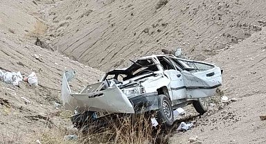 Elazığ'da otomobil uçurumdan yuvarlandı: 1 ölü, 1 yaralı