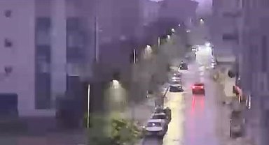 Elazığ'da şimşekler geceyi aydınlattı