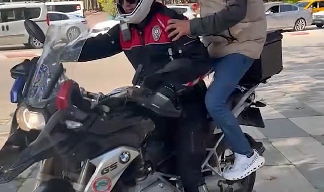 Elazığ'da sınava geç kalan adayları polis ekipleri yetiştirdi