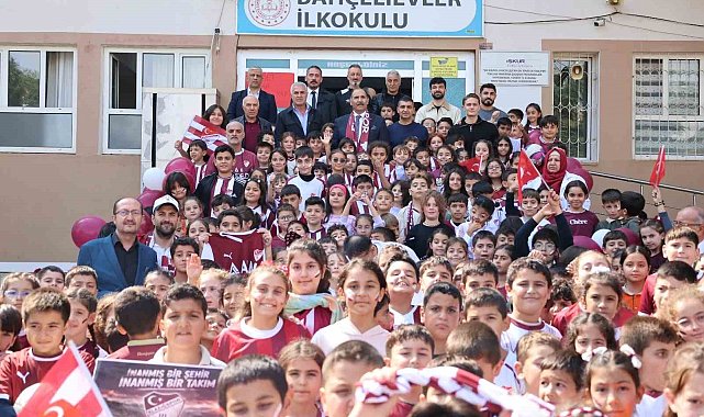 Elazığspor sevgisi Bahçelievler İlkokulu'nda