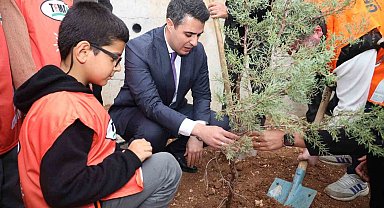 Elbistan'da Cumhuriyet'in 103. yılına özel 103 fidan dikildi
