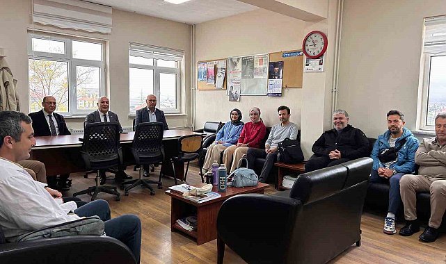 Emeksiz okul ziyaretlerini sürdürüyor