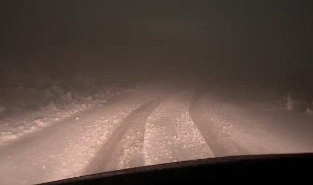 Emirdağ'ın yüksek kesimlerinde kar yağışı etkili oldu