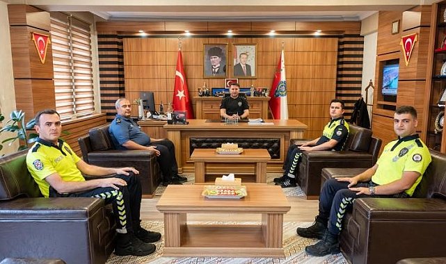 Emniyet Müdürü Çağlar, örnek davranış sergileyen polislerle bir araya geldi