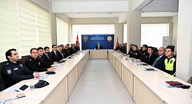 Emniyet Müdürü Doköz, birim amirleriyle toplantı yaptı