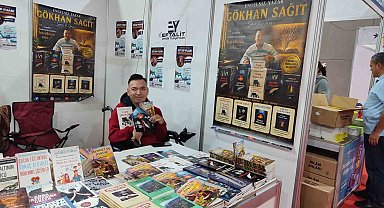 Engelsiz Yazar kitap fuarında okurlarıyla buluştu