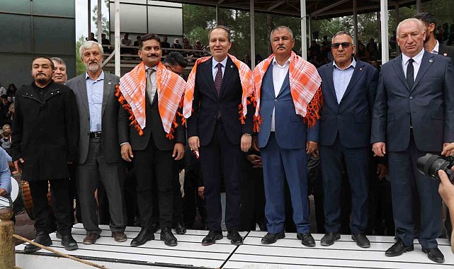 Erbakan, Beyağaç er meydanında pehlivanları yalnız bırakmadı