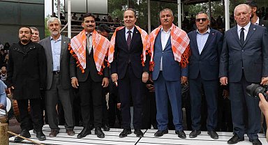 Erbakan, Beyağaç er meydanında pehlivanları yalnız bırakmadı
